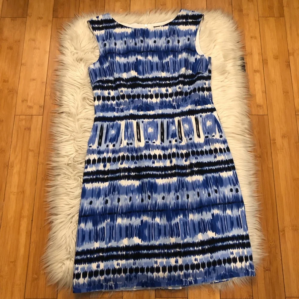 Tahari Linen Blend Tie Dye Ikat Prints Blue White Sleeveless Sheath Dress size 8 - Picture 2 of 16
